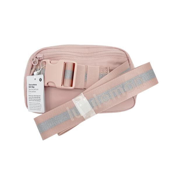 LULULEMON Everywhere Belt Bag 1L Wordmark Pink Mist - Picture 2 of 4